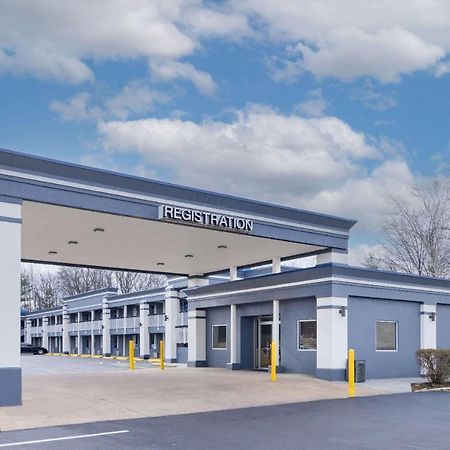 Days Inn By Wyndham Fredericksburg North Exterior photo