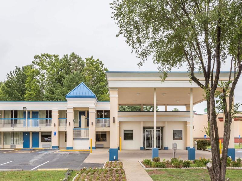 Days Inn By Wyndham Fredericksburg North Exterior photo